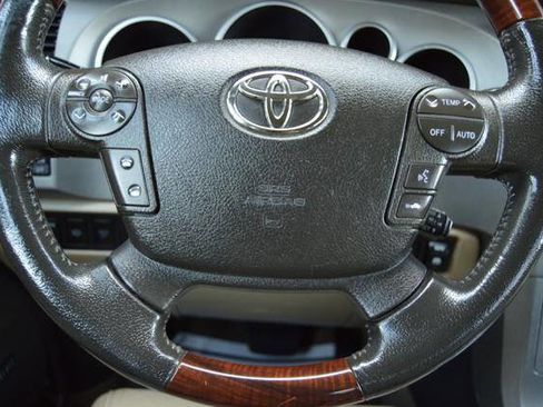 Used 2011 Toyota Sequoia Platinum image 21