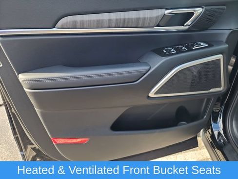 Used 2024 Kia Telluride EX w/ EX Captain's Chair Package FWD image 10
