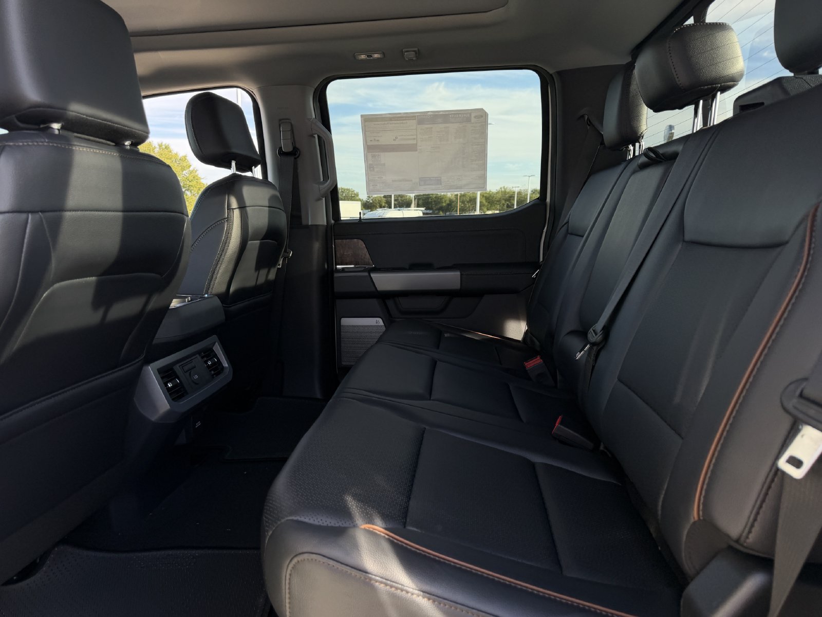 New 2027 Ford F350 Lariat w/ Lariat Premium Package AWD/4WD image 28
