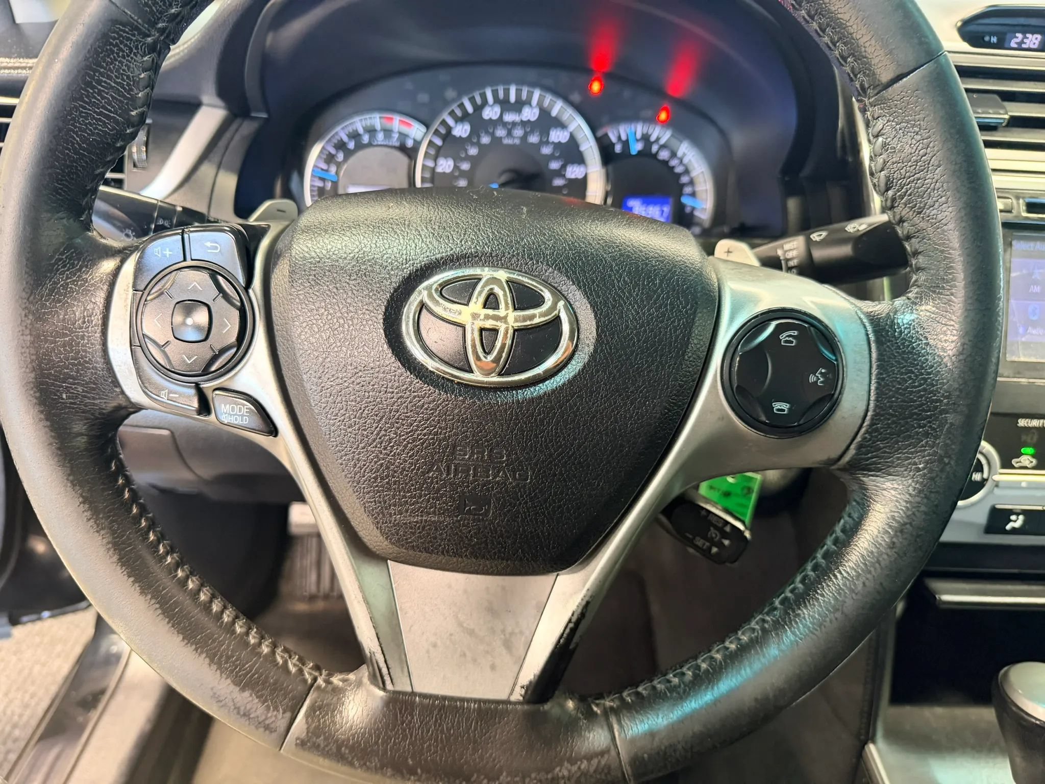 Used 2014 Toyota Camry SE FWD image 12