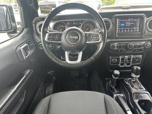 Used 2018 Jeep Wrangler Unlimited Sahara w/ Dual Top Group AWD/4WD image 20