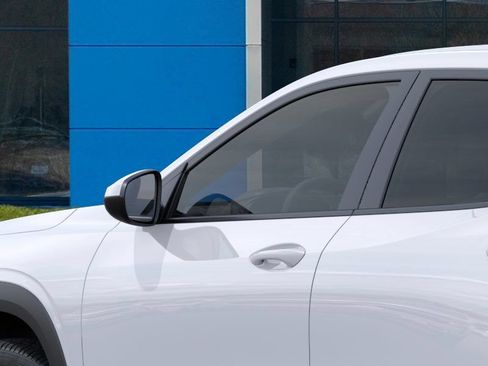 New 2026 Chevrolet Trax LS w/ LS Convenience Package FWD image 18