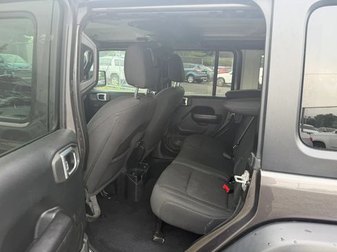 Used 2021 Jeep Wrangler Unlimited Sport AWD/4WD image 14