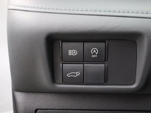 Used 2024 Toyota Highlander XLE image 15