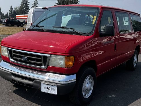 Used 2006 Ford E-350 and Econoline 350 Super Duty Wagon RWD image 1