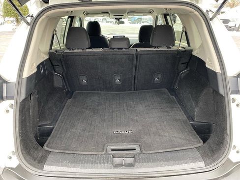 Used 2021 Nissan Rogue S image 22