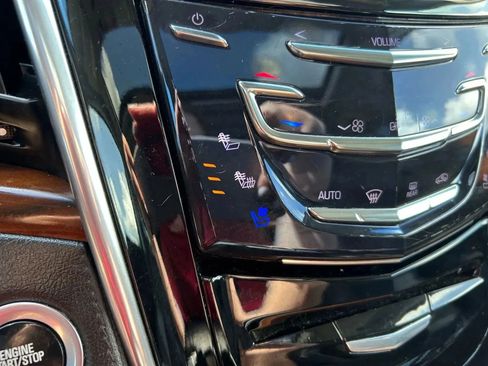 Used 2018 Cadillac Escalade Luxury image 25