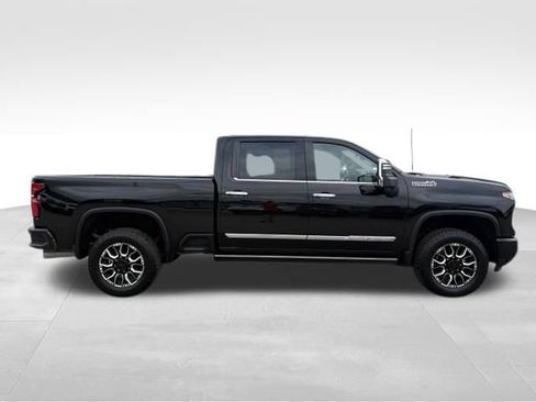 Used 2024 Chevrolet Silverado 2500 High Country w/ Technology Package AWD/4WD image 9