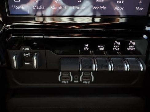 Used 2025 RAM 2500 Big Horn AWD/4WD image 27