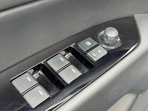 Used 2025 MAZDA CX-5 AWD 2.5 S w/ Preferred Package image 22