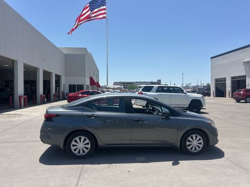 Used 2020 Nissan Versa S FWD image 2