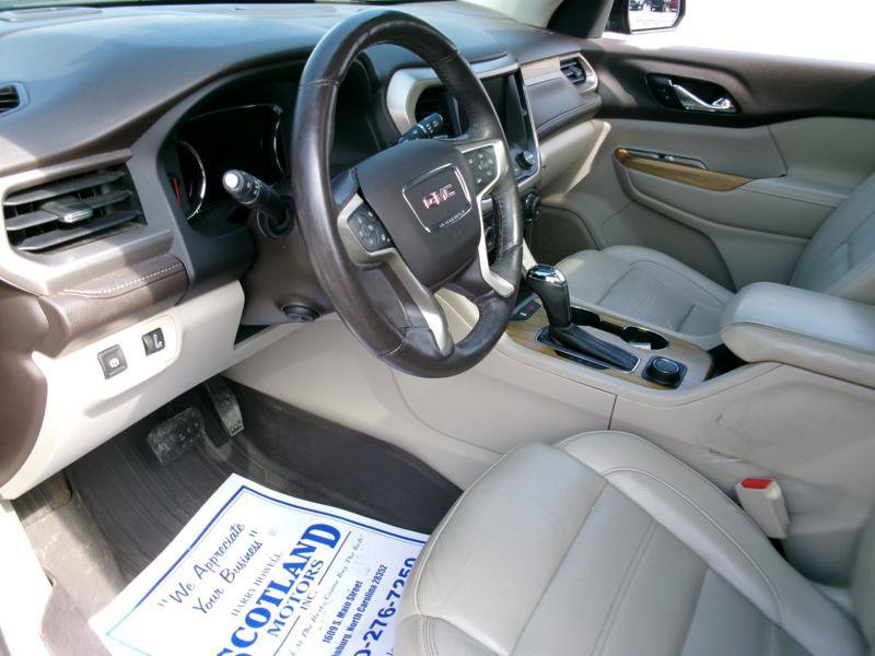 Used 2017 GMC Acadia Denali w/ Technology Package FWD image 9