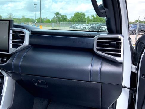 Used 2025 Toyota Tundra Platinum AWD/4WD image 18