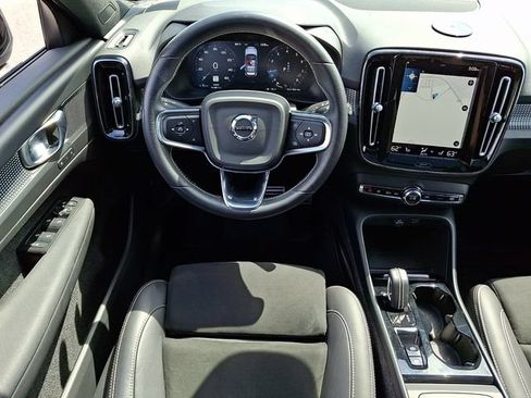Used 2021 Volvo XC40 T5 R-Design w/ Climate Package AWD/4WD image 11