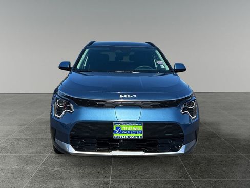 Used 2025 Kia Niro Wind w/ Wind Preserve Package FWD image 3