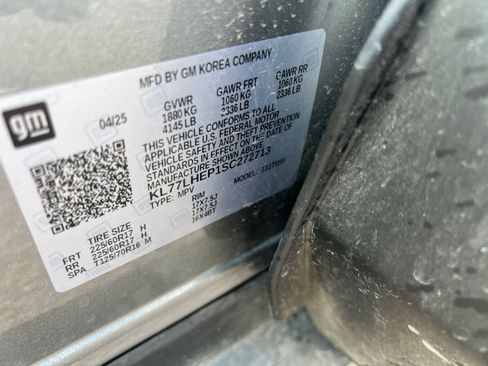 Used 2025 Chevrolet Trax LT FWD image 29
