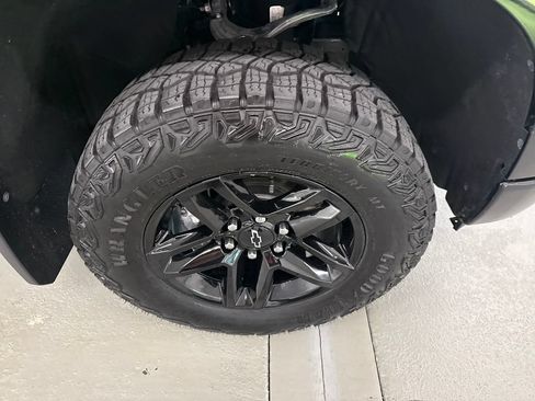 Used 2025 Chevrolet Silverado 1500 Custom Trail Boss AWD/4WD image 5