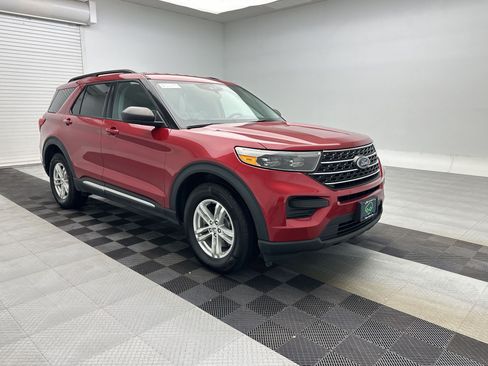 Used 2022 Ford Explorer XLT AWD/4WD image 7