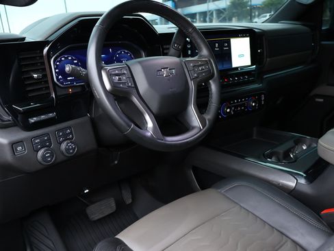 Used 2025 Chevrolet Silverado 2500 ZR2 w/ ZR2 Bison Edition AWD/4WD image 2