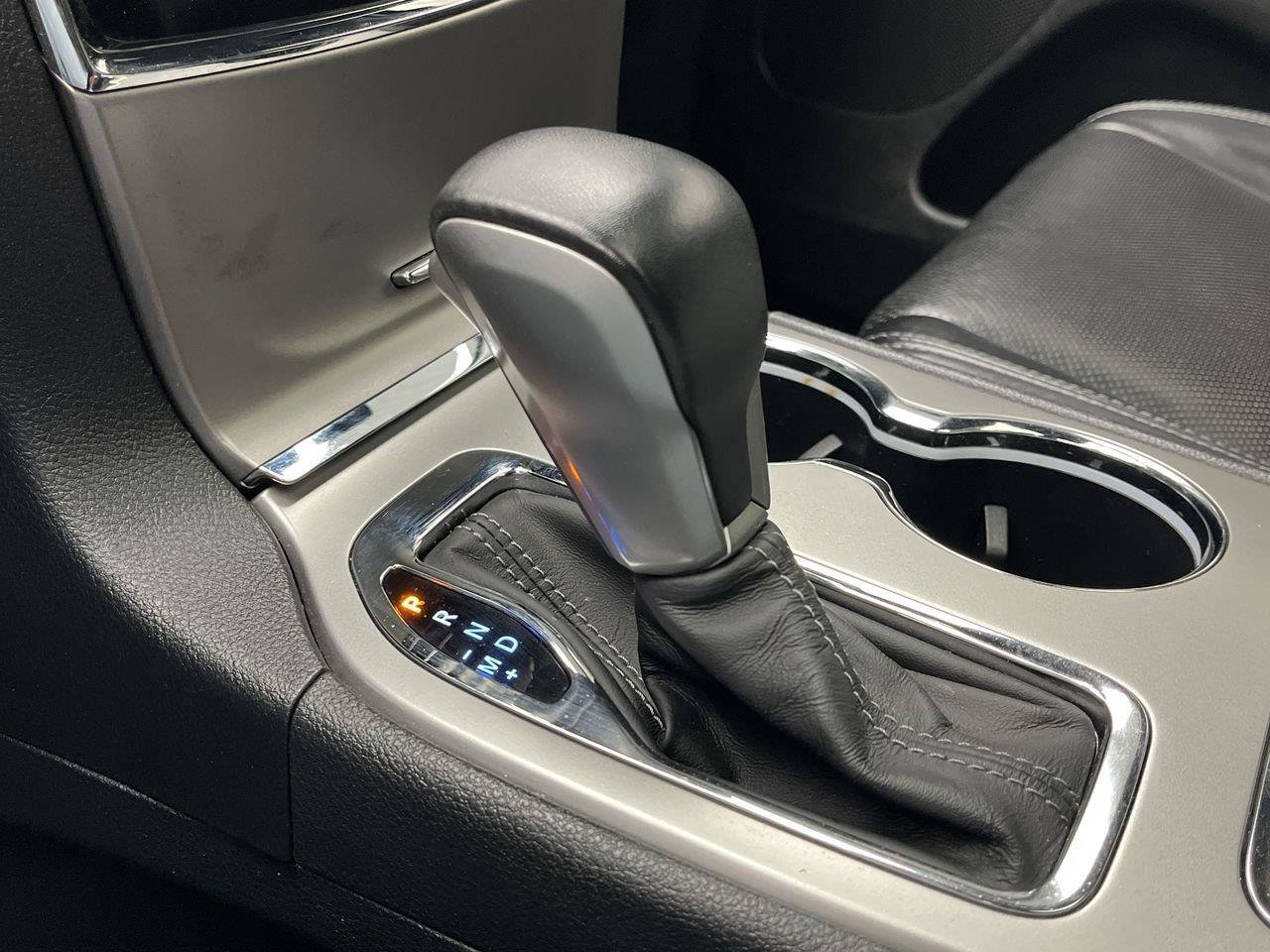 Used 2019 Jeep Grand Cherokee Overland AWD/4WD image 25