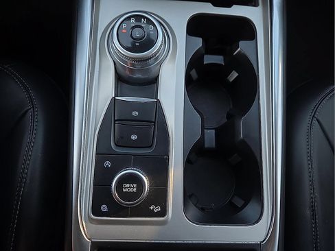 Used 2024 Ford Explorer XLT w/ Equipment Group 202A AWD/4WD image 19