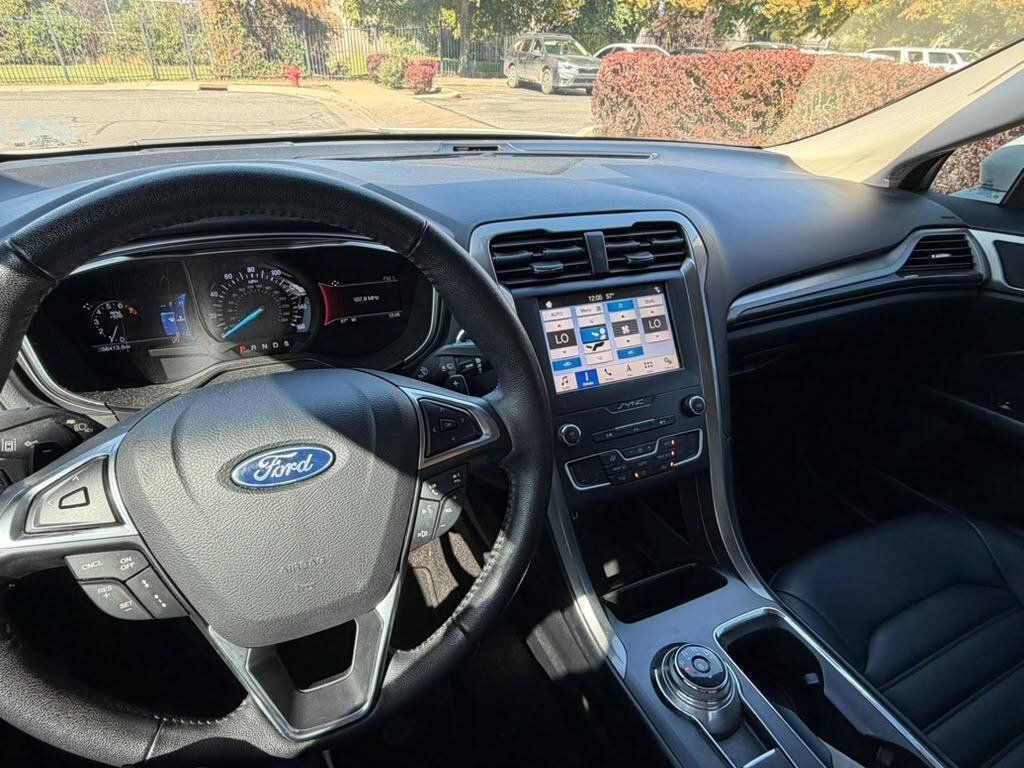 Used 2019 Ford Fusion SEL FWD image 9