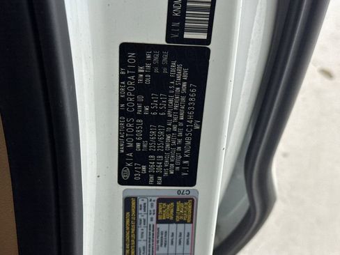 Used 2017 Kia Sedona LX w/ LX Essentials Premium Package image 30