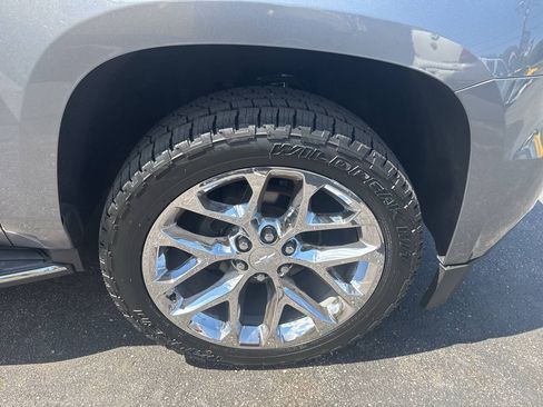 Used 2019 Chevrolet Tahoe Premier AWD/4WD image 11
