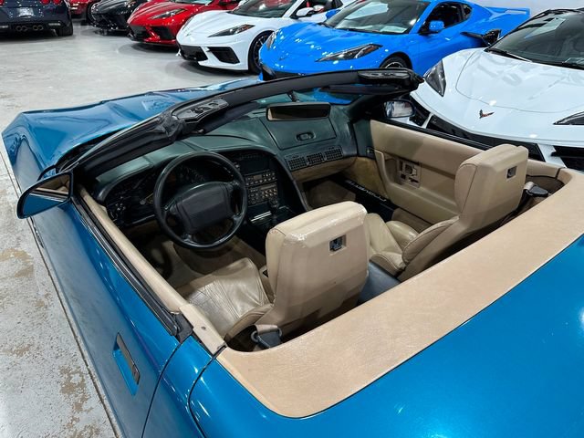 Used 1992 Chevrolet Corvette Convertible RWD image 10