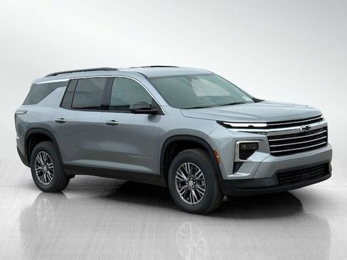 New 2026 Chevrolet Traverse LT w/ Driver Confidence Package image 3