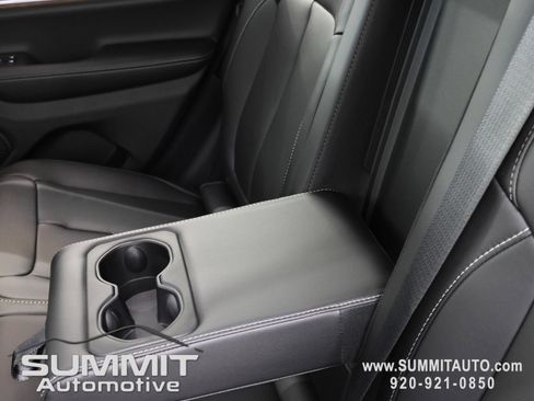 New 2025 Jeep Grand Cherokee Limited w/ Black Appearance Package image 37