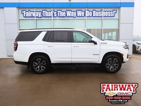 Certified 2022 Chevrolet Tahoe Z71 w/ Luxury Package AWD/4WD image 1