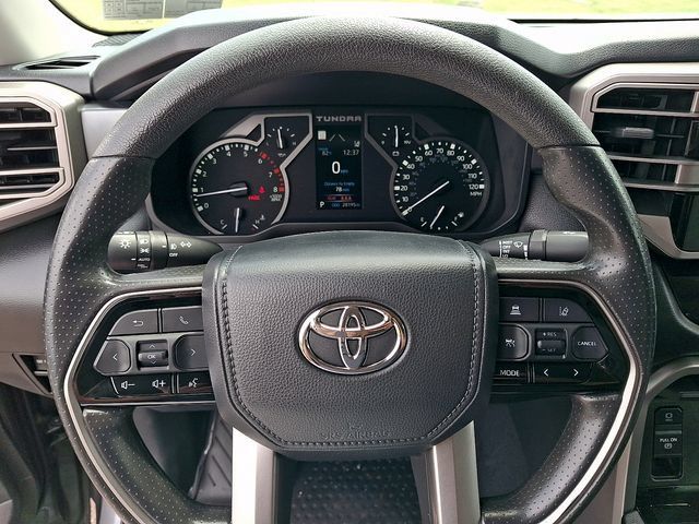 Used 2022 Toyota Tundra SR5 w/ SR5 Convenience Package AWD/4WD image 19