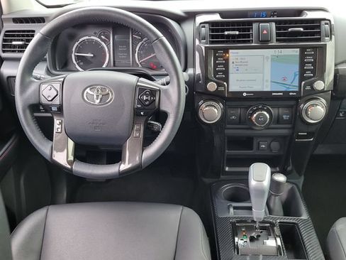 Used 2022 Toyota 4Runner TRD Off-Road Premium AWD/4WD image 12