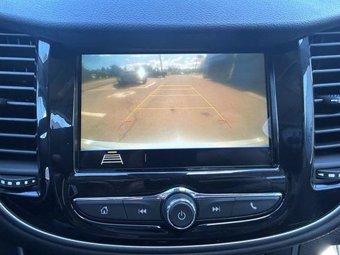 Certified 2018 Chevrolet Trax LT w/ Redline Edition FWD image 17