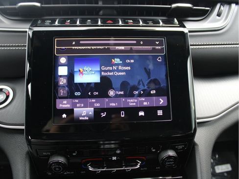 New 2025 Jeep Grand Cherokee Laredo X w/ Luxury Tech Group I image 16