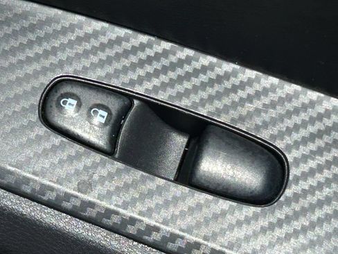 Used 2025 Nissan Altima 2.5 SV FWD image 34
