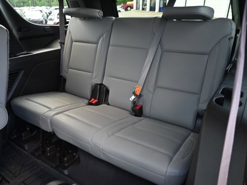 Used 2022 Chevrolet Tahoe LT w/ Luxury Package RWD image 32