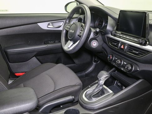 Used 2023 Kia Forte LXS w/ LXS Technology Package image 17