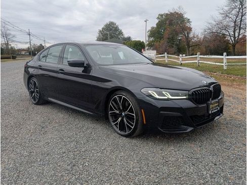 Used 2022 BMW 530i xDrive w/ M Sport Package image 3