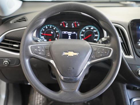 Used 2025 Chevrolet Malibu LT image 12