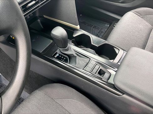 Used 2025 Toyota Camry LE w/ Convenience Package image 22