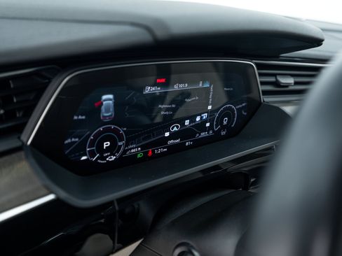Certified 2024 Audi Q8 e-tron Premium Plus w/ Premium Plus Package AWD/4WD image 11