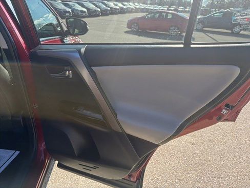 Used 2018 Toyota RAV4 Limited image 15