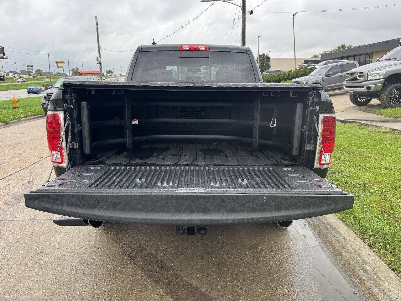 Used 2016 RAM 1500 Laramie w/ Convenience Group AWD/4WD image 10