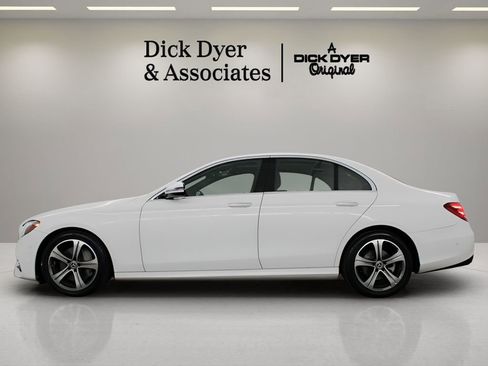Used 2017 Mercedes-Benz E 300 4MATIC image 6