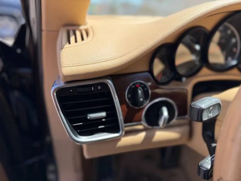 Used 2014 Porsche Panamera image 45