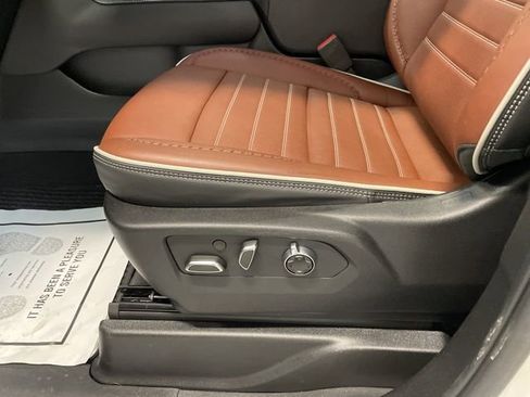 Used 2024 GMC Yukon Denali Ultimate image 21