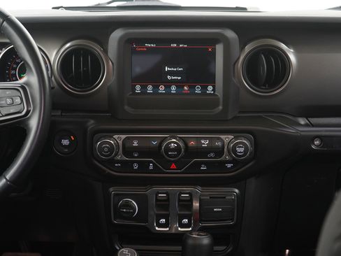 Used 2022 Jeep Wrangler Sport AWD/4WD image 17