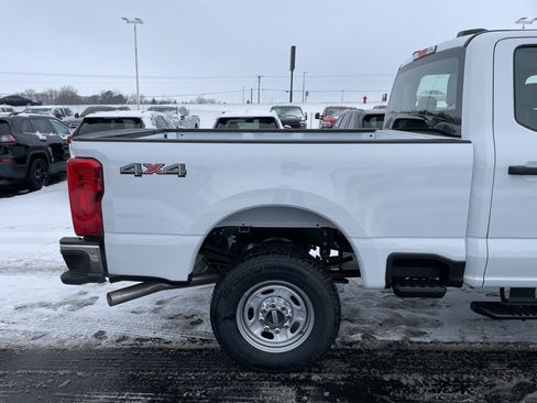 New 2026 Ford F250 XL w/ XL Chrome Package image 28